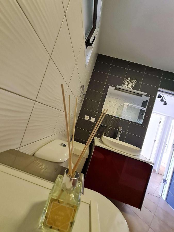 Apartmani Lovre I Zara Exterior photo